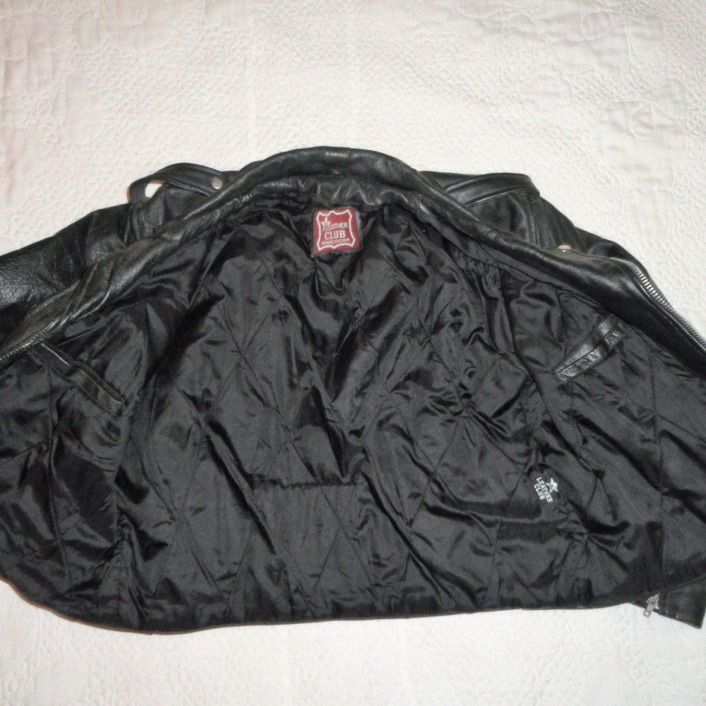 SOLD!! Vintage 1980s Distressed Biker Leather Jack - Picture 3 of 8